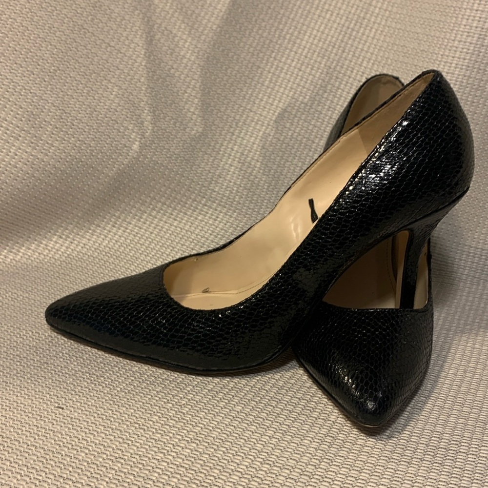 Nine West 10M Black pointed Toe Pumps